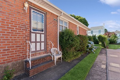 3 bedroom detached ranch with full basement sits midblock on a - photo 20