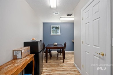 Exceptional commercial opportunity in a prime location on - photo 22