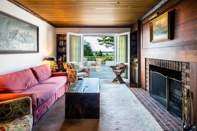 Welcome to ''Point House,'' an extraordinary 5.98-acre - photo 24