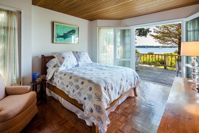 Welcome to ''Point House,'' an extraordinary 5.98-acre - photo 26