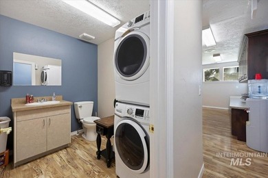 Exceptional commercial opportunity in a prime location on - photo 27