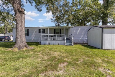 Nestled in the tranquil and gated community of Owens Mobile Park - photo 29