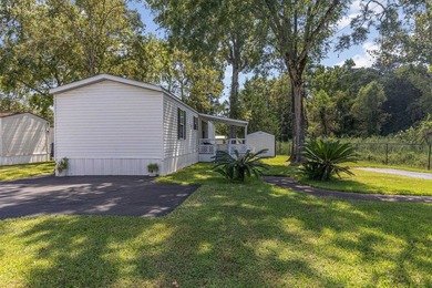 Nestled in the tranquil and gated community of Owens Mobile Park - photo 30