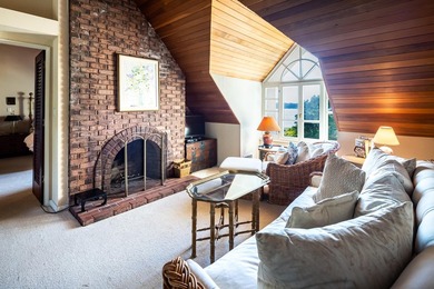 Welcome to ''Point House,'' an extraordinary 5.98-acre - photo 30