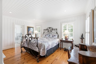 Coastal living meets timeless design at 2668 Bayonne Street - photo 32