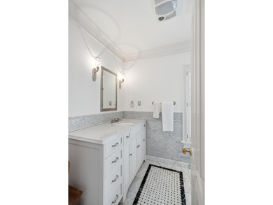 Coastal living meets timeless design at 2668 Bayonne Street - photo 40