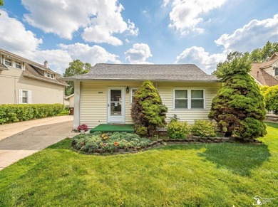 Quaint home in Bolles Harbor near Lake Erie with easy access to - photo 1