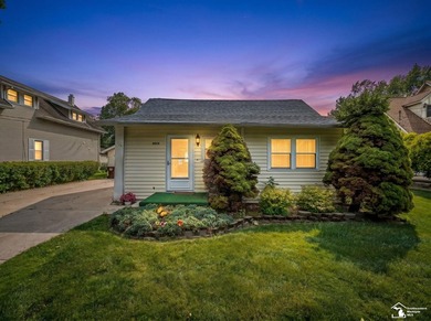 Quaint home in Bolles Harbor near Lake Erie with easy access to - photo 2