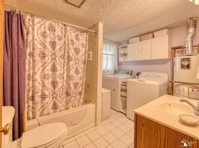 Quaint home in Bolles Harbor near Lake Erie with easy access to - photo 3