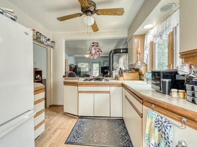 Quaint home in Bolles Harbor near Lake Erie with easy access to - photo 4