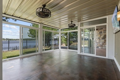 Luxury waterfront living meets privacy and unforgettable Grand - photo 33