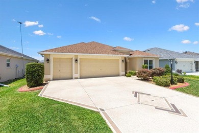Beautifully maintained and TURNKEY 3 Bedroom, 3 Bathroom MOSSY - photo 3