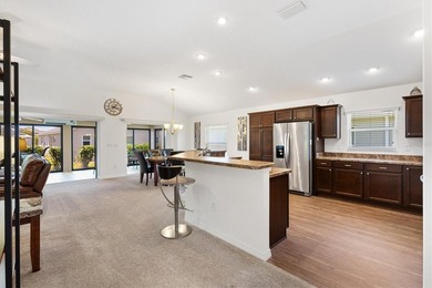 Beautifully maintained and TURNKEY 3 Bedroom, 3 Bathroom MOSSY - photo 7