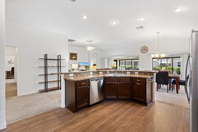 Beautifully maintained and TURNKEY 3 Bedroom, 3 Bathroom MOSSY - photo 8