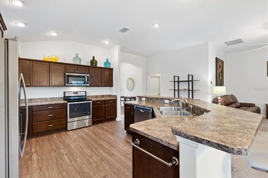 Beautifully maintained and TURNKEY 3 Bedroom, 3 Bathroom MOSSY - photo 10
