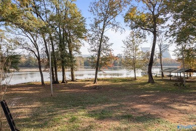 Lake Guntersville Home For Sale in Hollywood Alabama