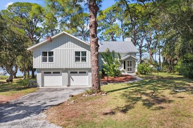 Welcome to your dream retreat in the heart of Cedar Key! This - photo 2