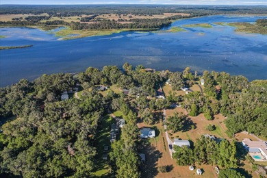 Lake Home For Sale in Dunnellon, Florida