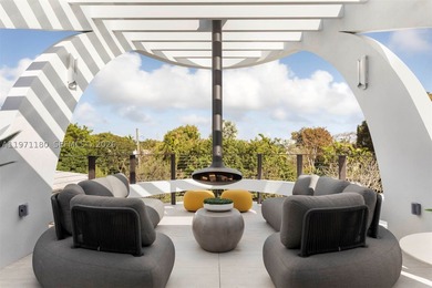 Welcome to Skyfin, a completely reimagined architectural - photo 16