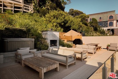 Spectacular Paradise Cove beachfront compound located on the - photo 8