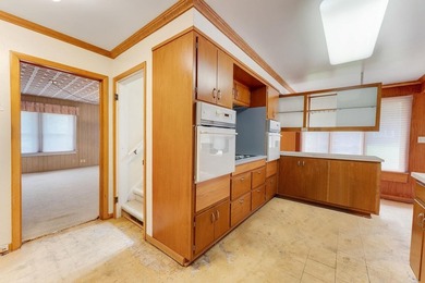 Endless Possibilities on Lake Delton! Bring your vision and - photo 8