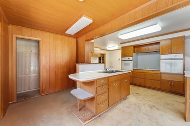 Endless Possibilities on Lake Delton! Bring your vision and - photo 9