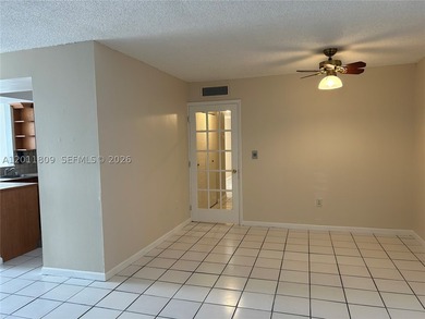 Beautiful 2bed/2bath apartment with excellent location, close to - photo 1