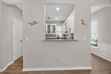 Bright, inviting and move in ready! This pristinely kept - photo 14
