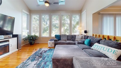 BEAUTIFUL 4 BEDROOM HOME WITH SPECTACULAR GOLF COURSE AND LAKE - photo 15