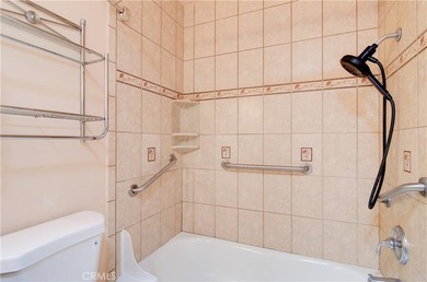 COME HOME TO SERENITY AND PRIVACY! BEAUTIFUL 1 BEDROOM - 1 BATH - photo 17