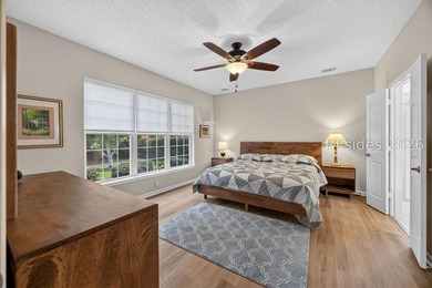 Bright, inviting and move in ready! This pristinely kept - photo 20