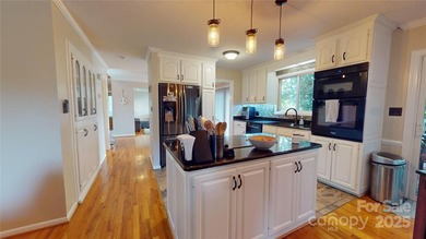 BEAUTIFUL 4 BEDROOM HOME WITH SPECTACULAR GOLF COURSE AND LAKE - photo 21