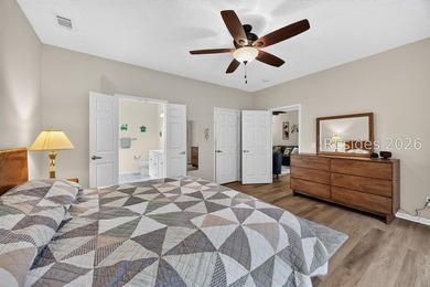 Bright, inviting and move in ready! This pristinely kept - photo 22