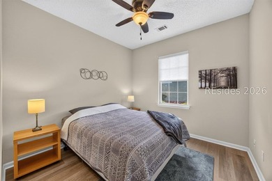 Bright, inviting and move in ready! This pristinely kept - photo 26