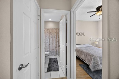 Bright, inviting and move in ready! This pristinely kept - photo 28