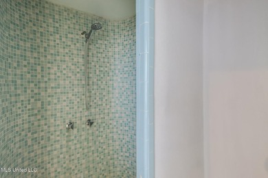 Situated on a generous lot, this beautifully updated 4-bedroom - photo 28