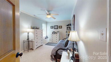 BEAUTIFUL 4 BEDROOM HOME WITH SPECTACULAR GOLF COURSE AND LAKE - photo 30