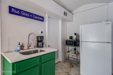 Situated on a generous lot, this beautifully updated 4-bedroom - photo 30