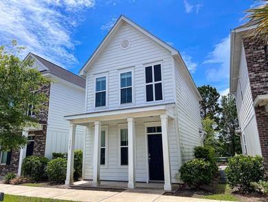 Welcome to this beautifully designed 2 bedroom, 2.5 bathroom - photo 3