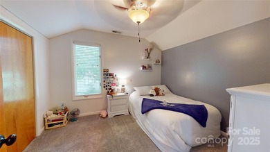 BEAUTIFUL 4 BEDROOM HOME WITH SPECTACULAR GOLF COURSE AND LAKE - photo 33