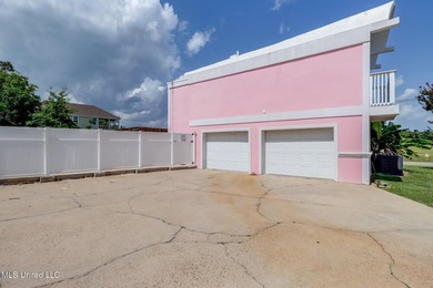 Situated on a generous lot, this beautifully updated 4-bedroom - photo 36