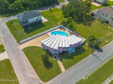 Situated on a generous lot, this beautifully updated 4-bedroom - photo 38