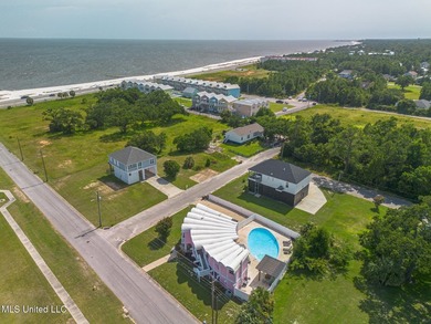 Situated on a generous lot, this beautifully updated 4-bedroom - photo 39