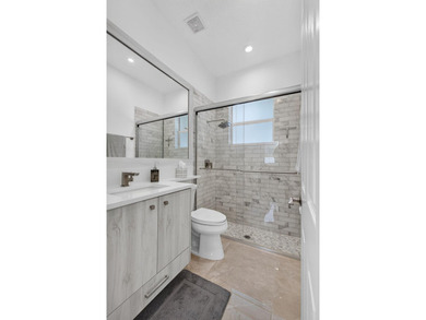 Come see this spectacularly upgraded pool home, the nicest ever - photo 39