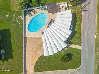 Situated on a generous lot, this beautifully updated 4-bedroom - photo 40