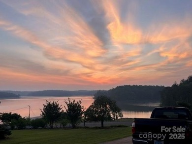 BEAUTIFUL 4 BEDROOM HOME WITH SPECTACULAR GOLF COURSE AND LAKE - photo 44