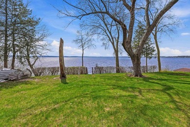 Opportunity to own a 5 bedroom/2 bath home on beautiful Green - photo 13