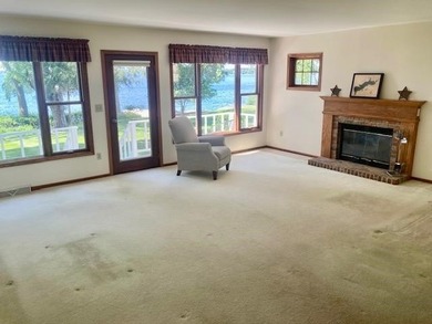 Opportunity to own a 5 bedroom/2 bath home on beautiful Green - photo 15