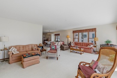 Opportunity to own a 5 bedroom/2 bath home on beautiful Green - photo 19