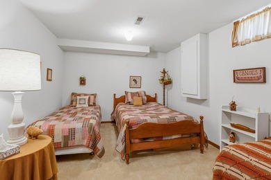 Opportunity to own a 5 bedroom/2 bath home on beautiful Green - photo 38